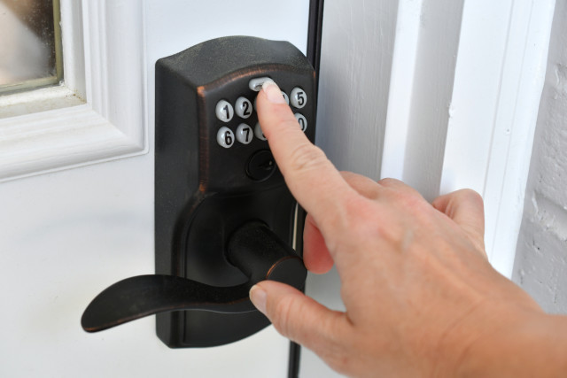 Residential-Keypad-Locks--in-Olmsted-Falls-Ohio-residential-keypad-locks-olmsted-falls-ohio.jpg-image